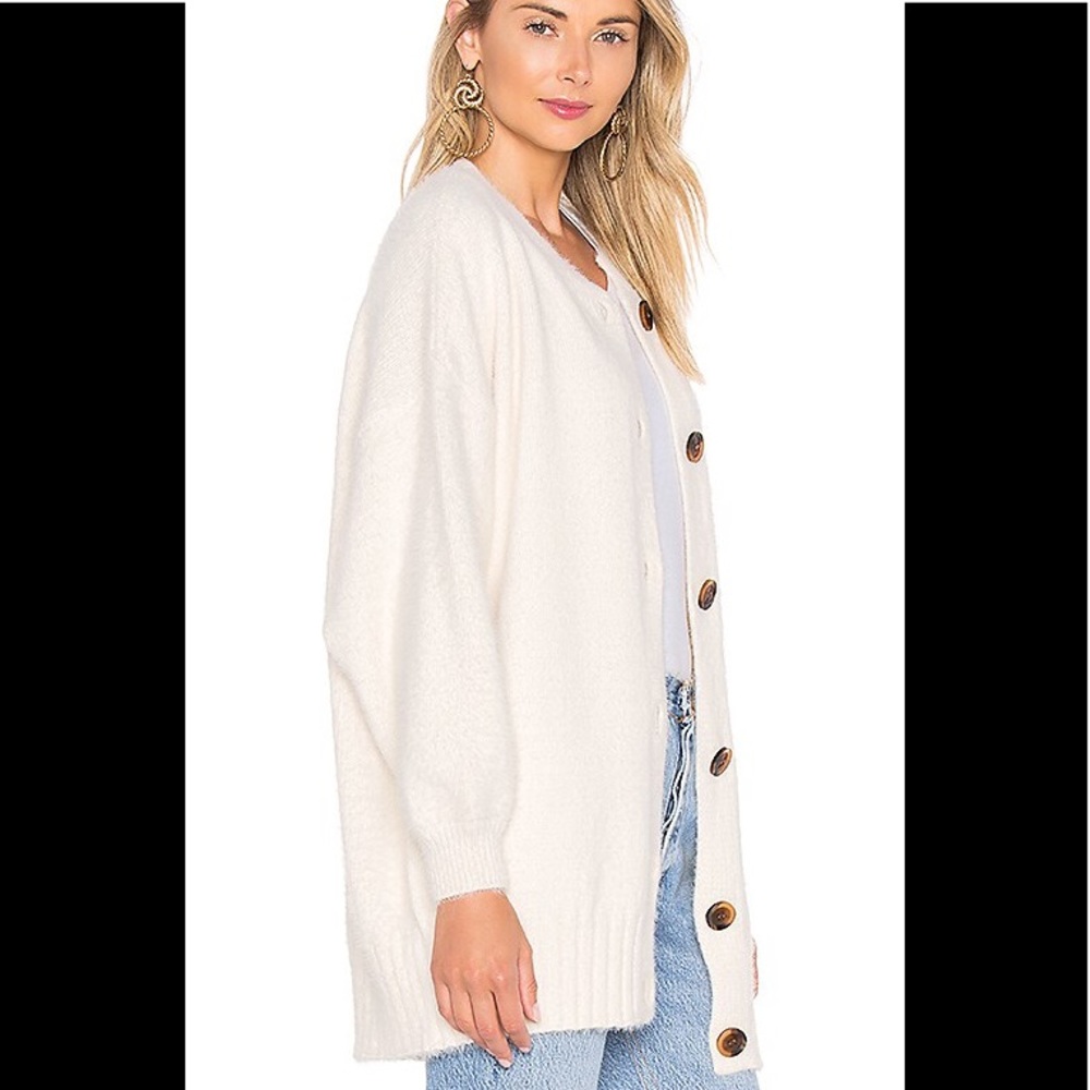 BNWT Lovers & Friends Lovely Cardigan in beige